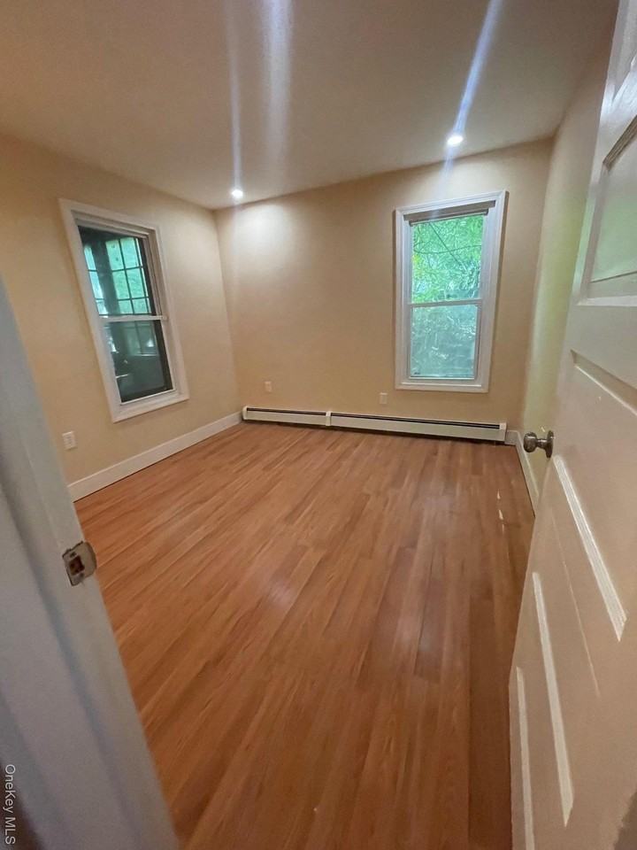 27 Poplar St 1st Fl #1stFL - Photo 5 of 6