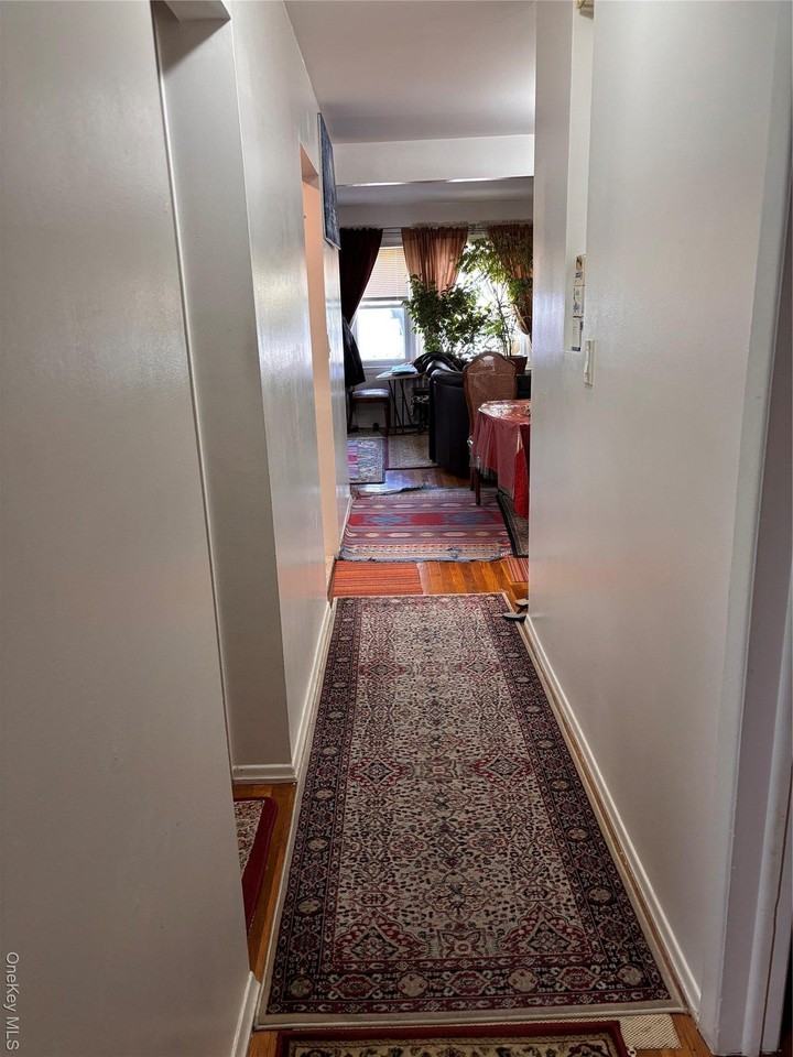 22 128th Street #1 - Photo 4 of 5