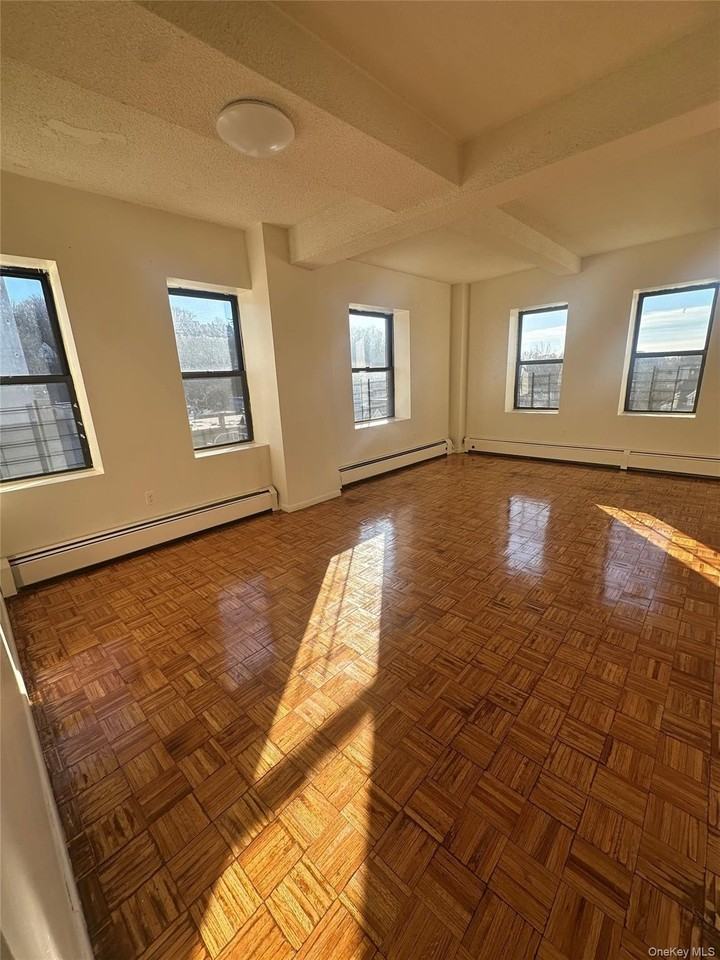 27 Ludlow St - Photo 3 of 8