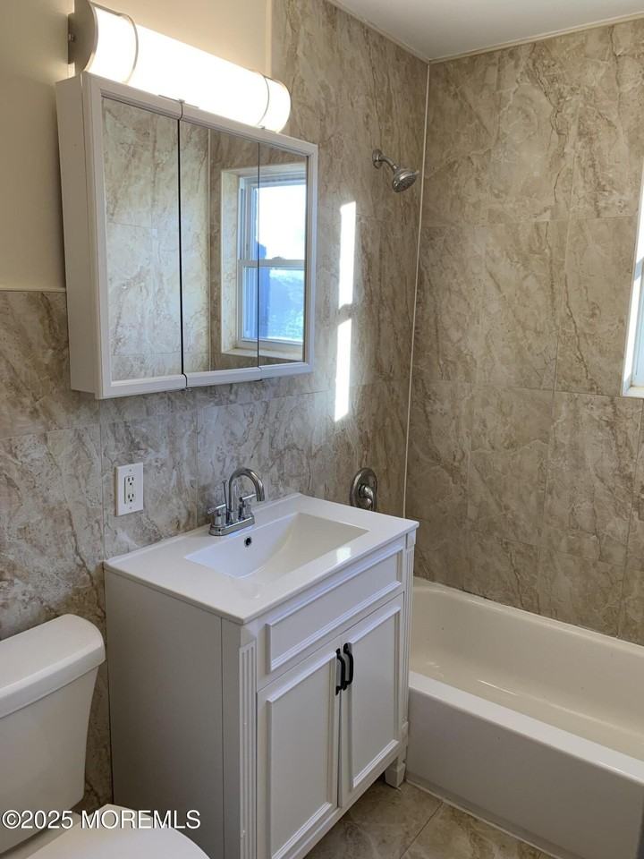 32 Manchester Ct Apt D #D - Photo 7 of 12