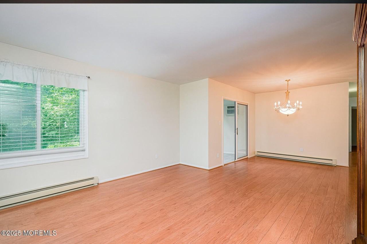 148 Amberly Drive #J - Photo 5 of 22