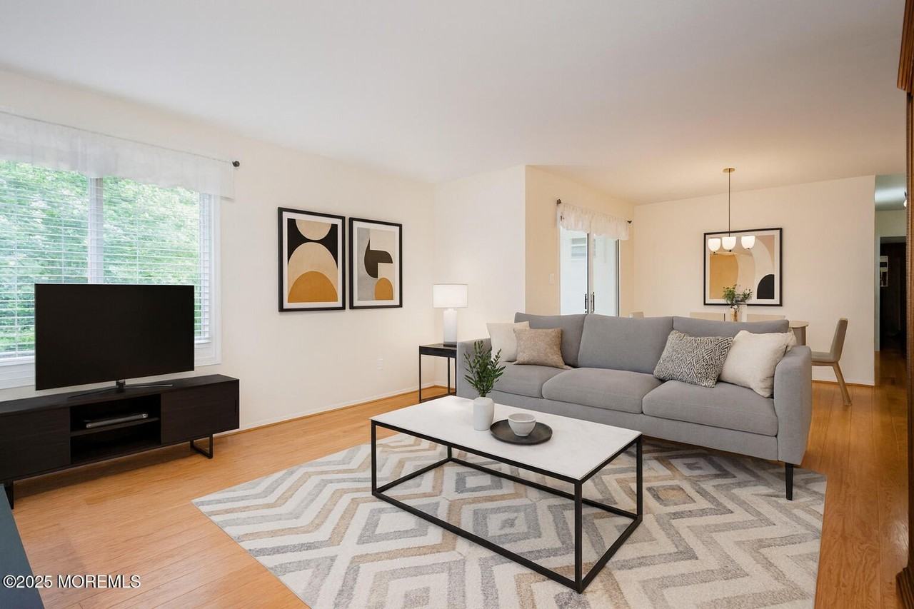 148 Amberly Drive #J - Photo 6 of 22