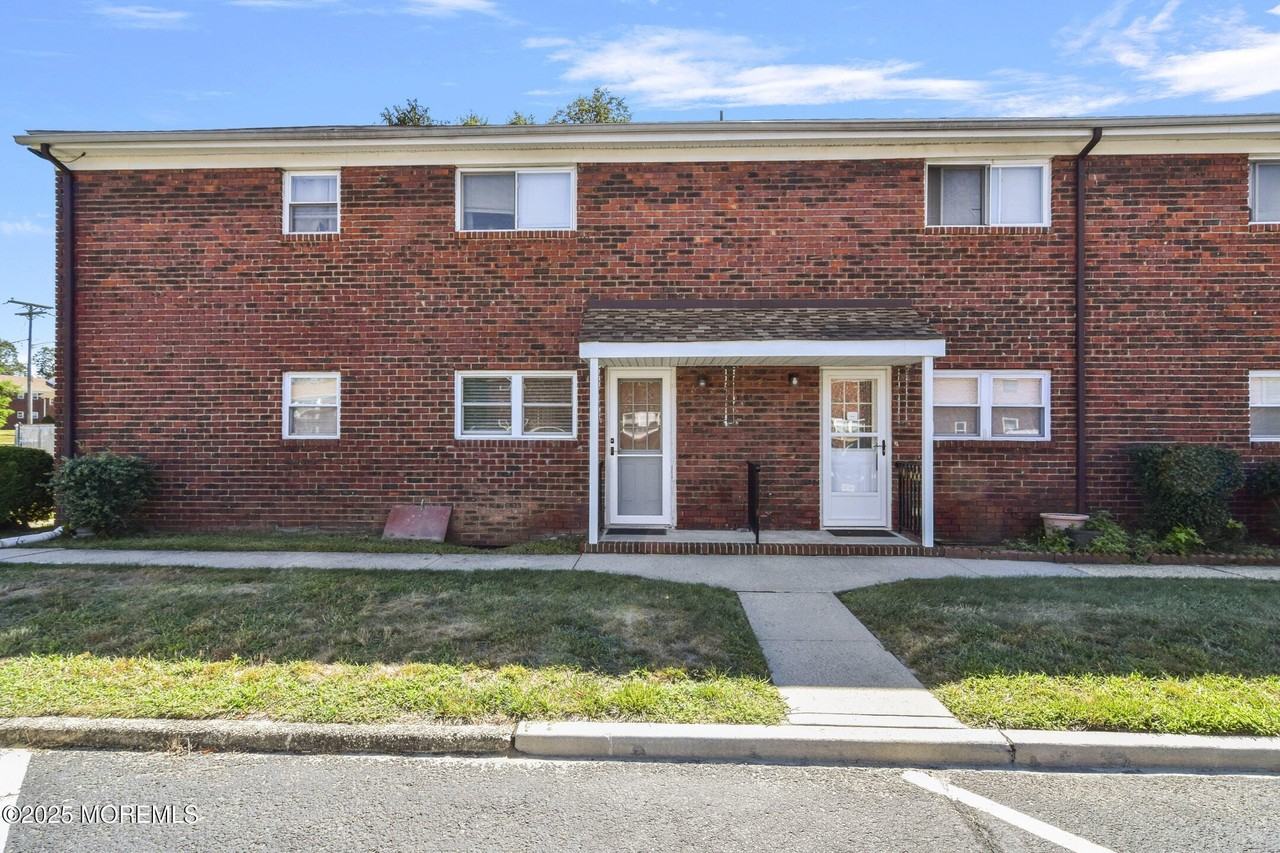 12A Laurel Pl - Photo 3 of 13