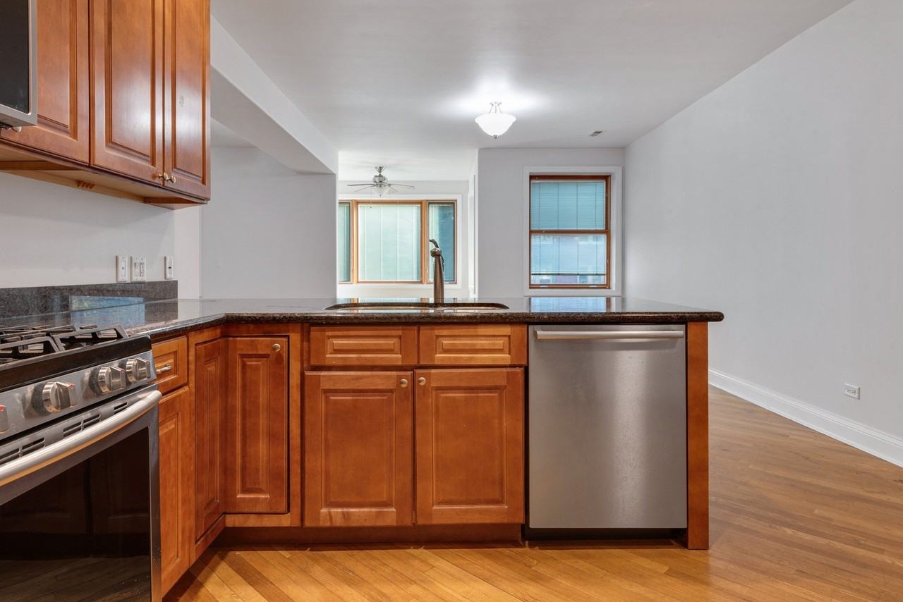 7010 South Clyde Avenue #3N - Photo 4 of 19