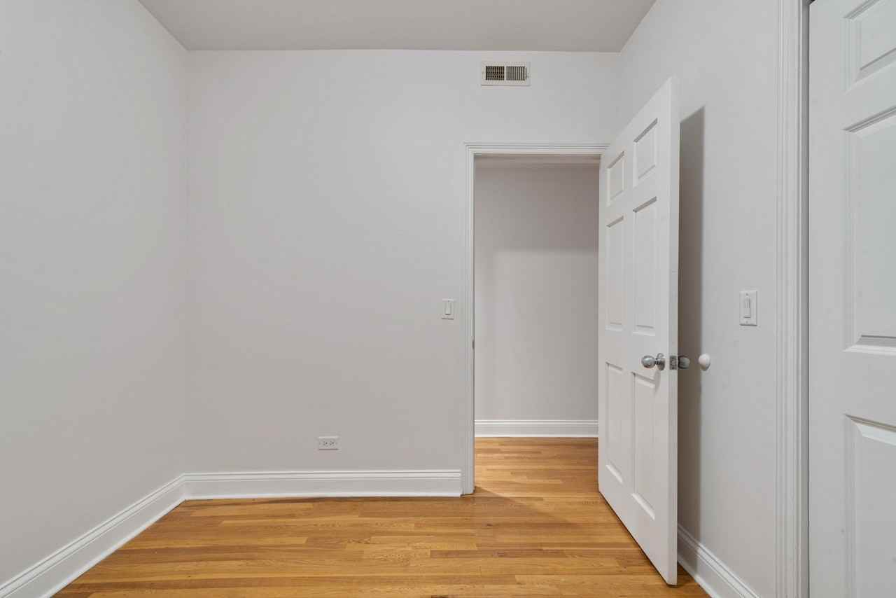 7010 South Clyde Avenue #3N - Photo 6 of 19