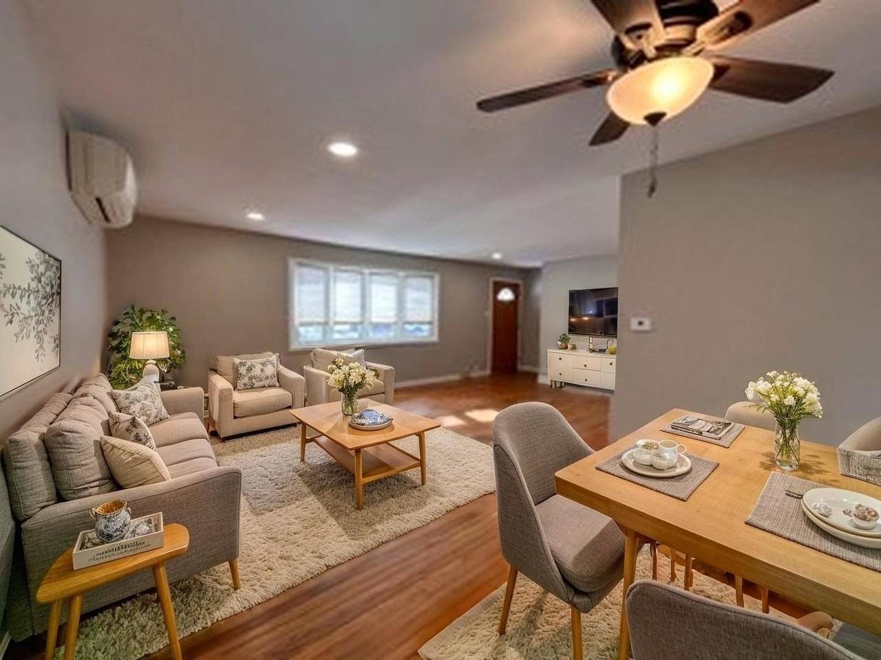 326 West Adams Street - Photo 3 of 15