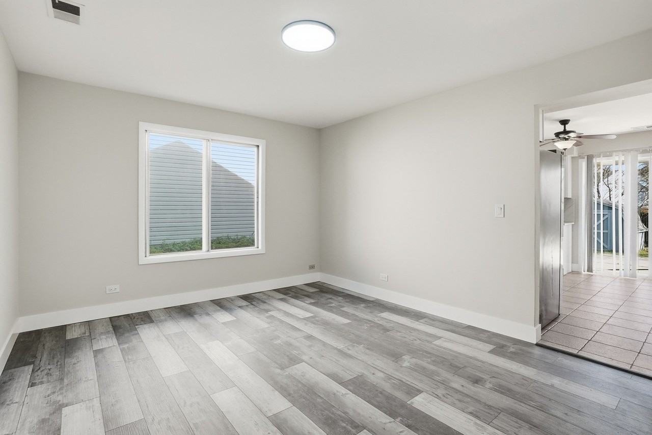 1101 Ashford Lane - Photo 7 of 30