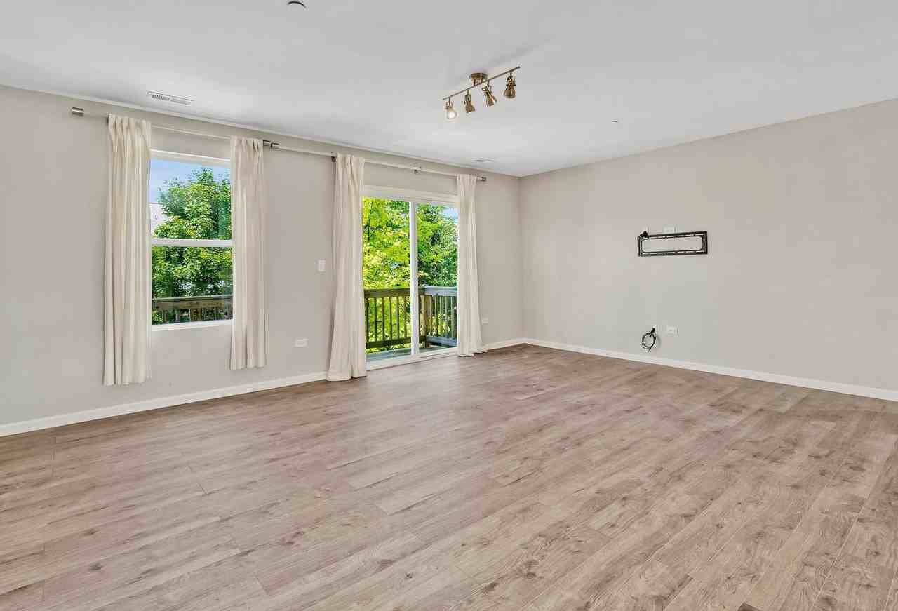 1464 Lakeridge Court #1464 - Photo 3 of 28