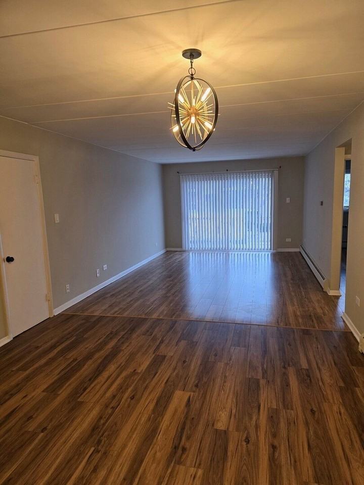 4754 101st Street #7B - Photo 2 of 5