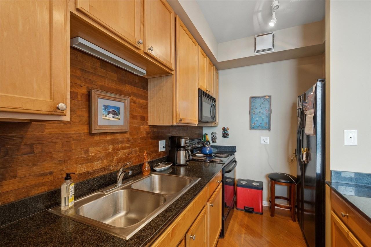 435 West Erie Street #2204 - Photo 7 of 22