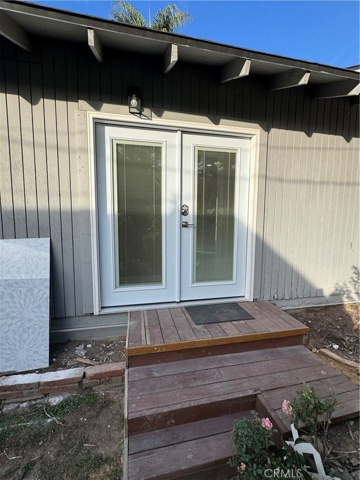 1017 N San Gabriel Ave - Photo 2 of 11