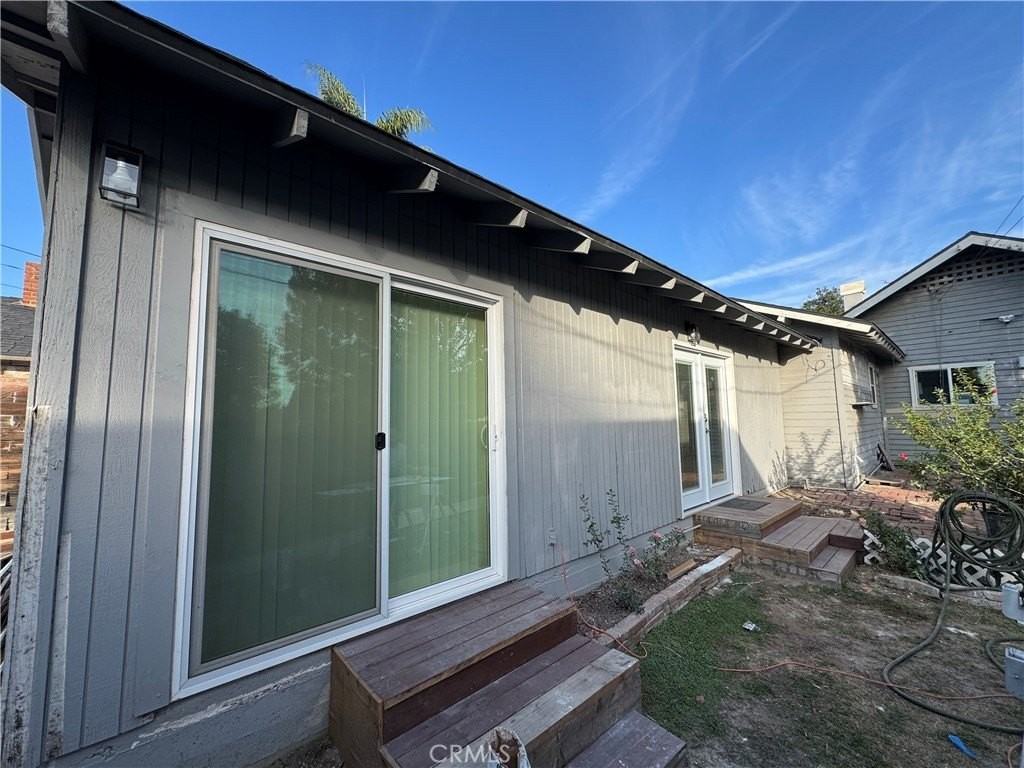 1017 N San Gabriel Ave - Photo 3 of 11