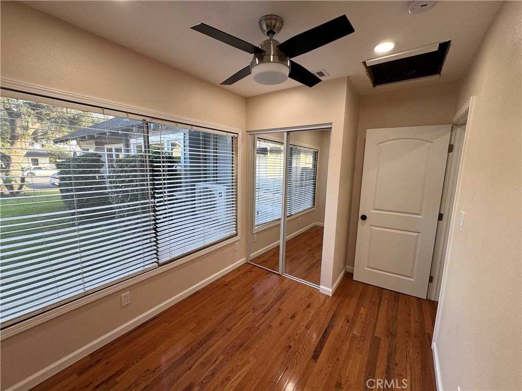 1017 N San Gabriel Ave - Photo 7 of 11