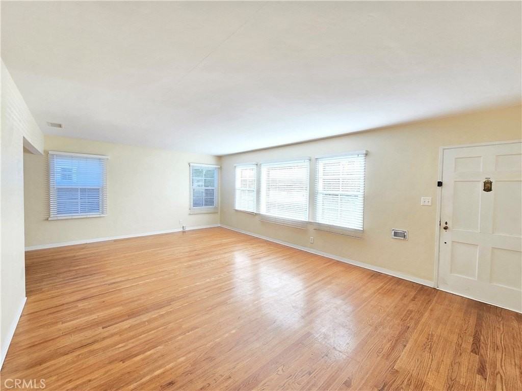 3869 Bandini Ave - Photo 4 of 17