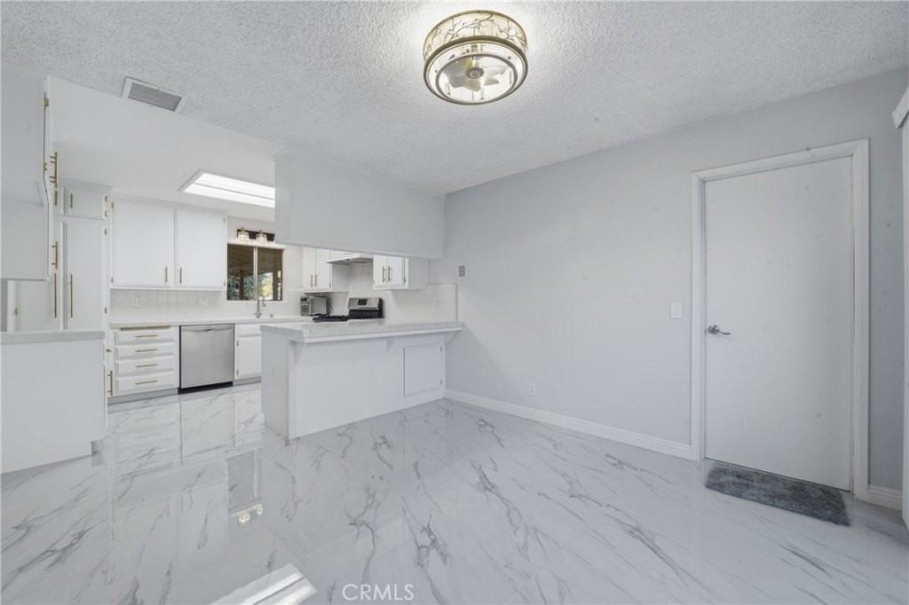 6255 Mitchell Avenue - Photo 4 of 50