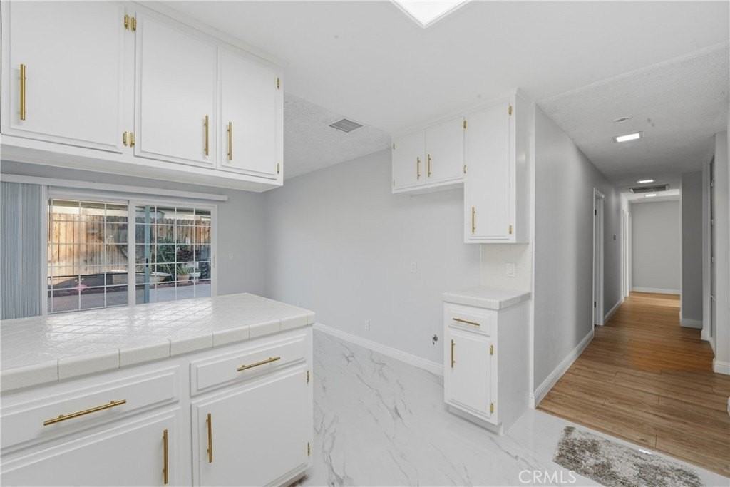 6255 Mitchell Avenue - Photo 7 of 50