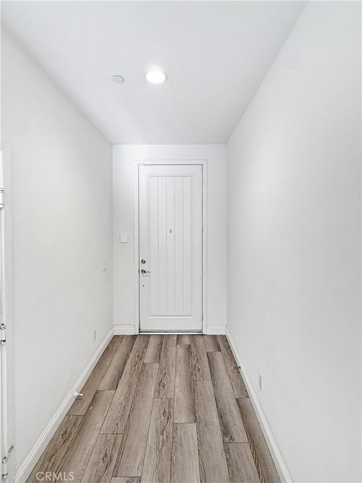 15375 Lotus Cir - Photo 4 of 34