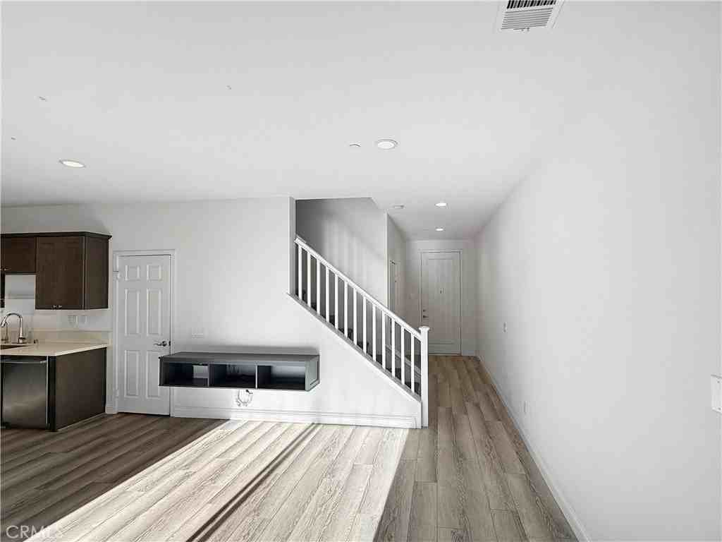 15375 Lotus Cir - Photo 7 of 34