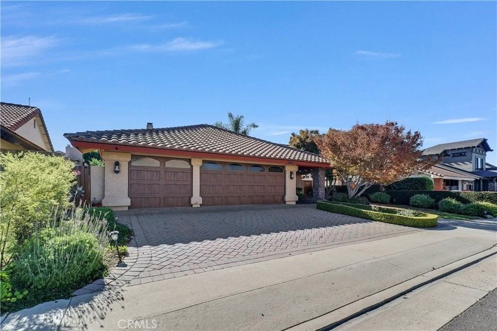 9862 Dragon Circle - Photo 2 of 40