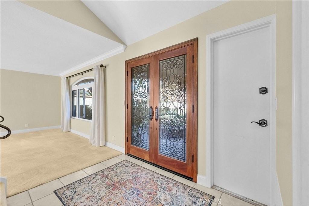 9862 Dragon Circle - Photo 5 of 40