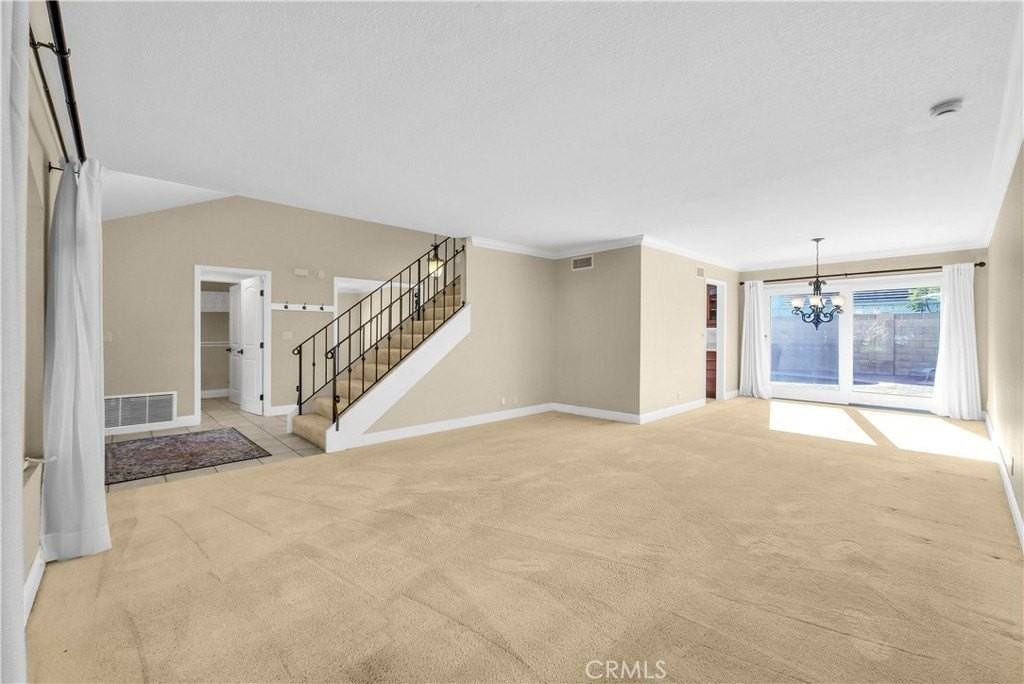 9862 Dragon Circle - Photo 7 of 40