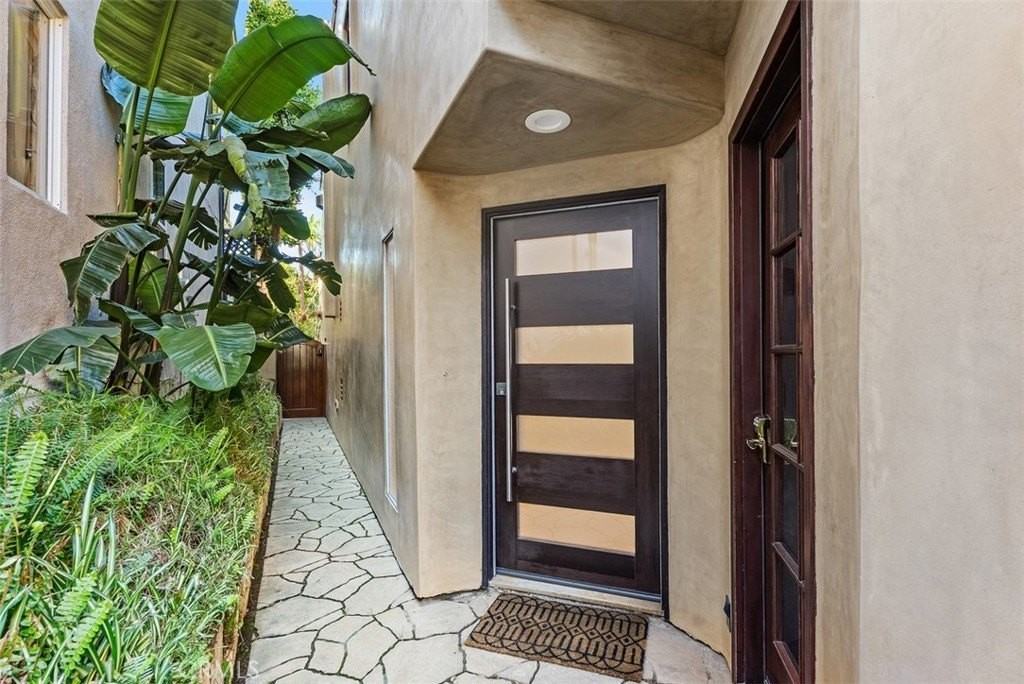 1165 Noria Street - Photo 3 of 33