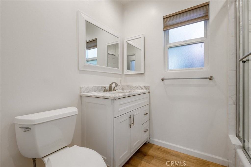 10326 Vassar Ave - Photo 7 of 17