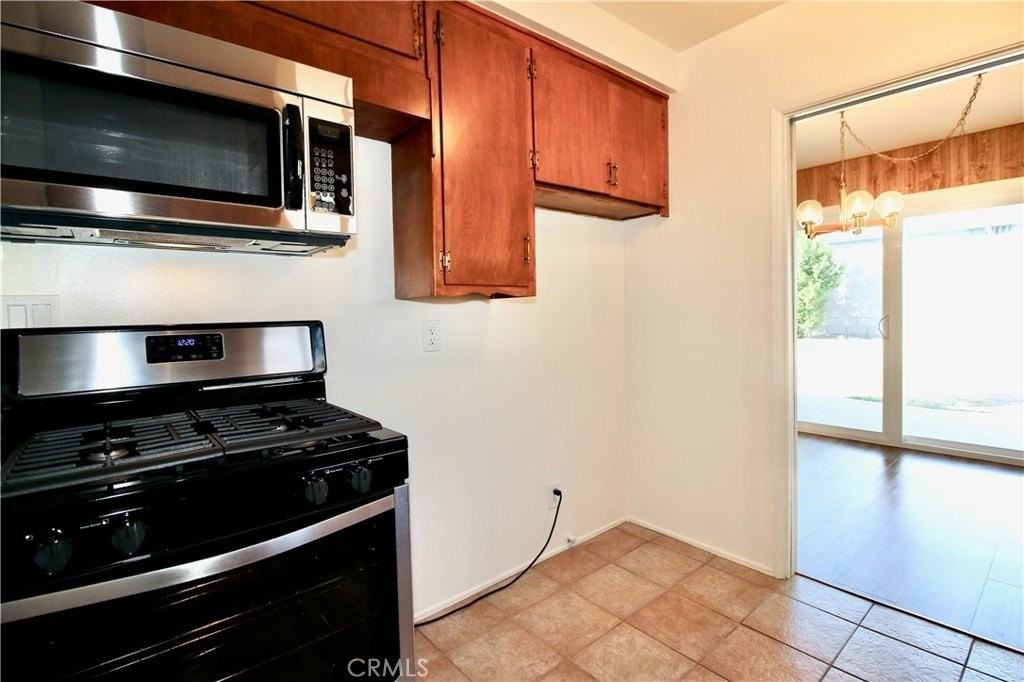 13211 Schoenborn Street - Photo 7 of 25