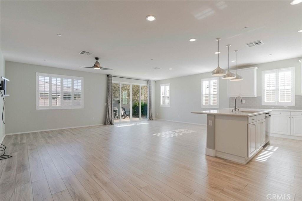 44122 51st St W - Photo 3 of 25