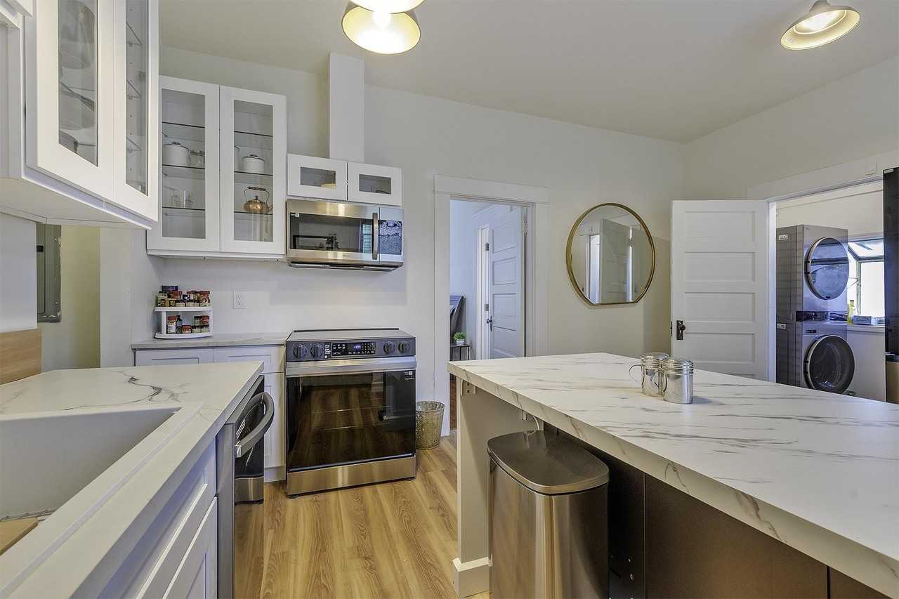 N Missouri Ave - Photo 5 of 13