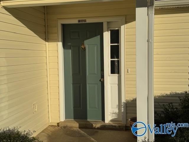 13909 Clovis Circle - Photo 3 of 35