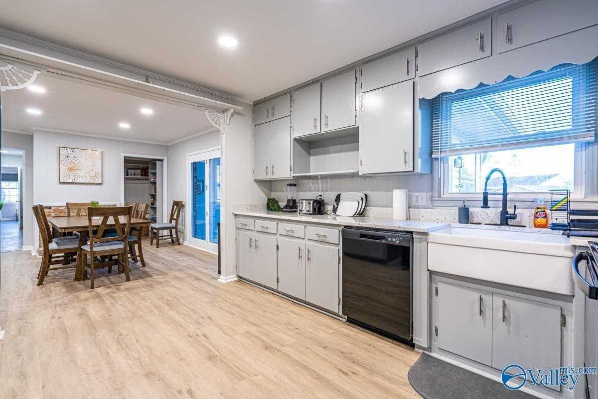 804 Vestavia Pl Se - Photo 4 of 24