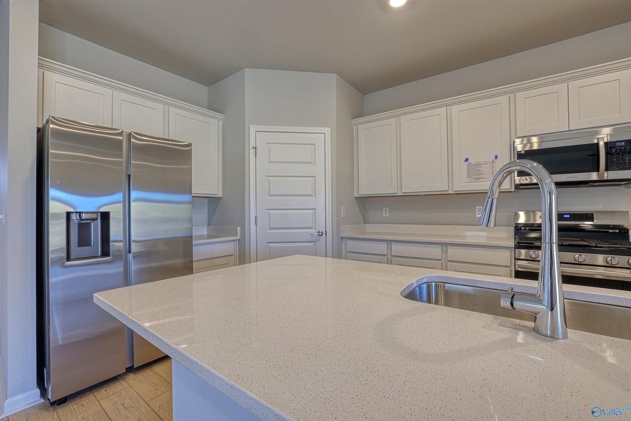 12422 Whitcomb Cir - Photo 2 of 10