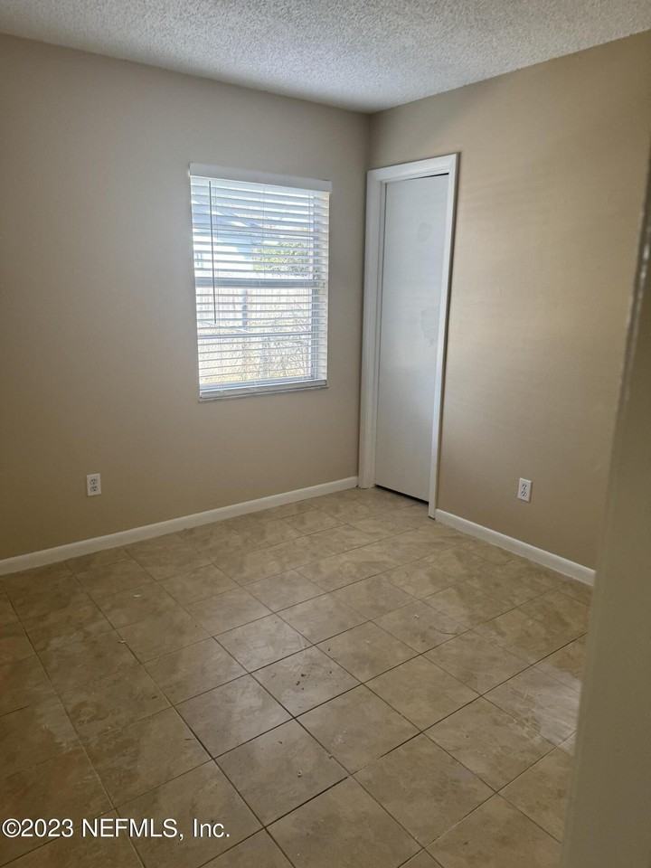 6119 Toyota Drive - Photo 5 of 7