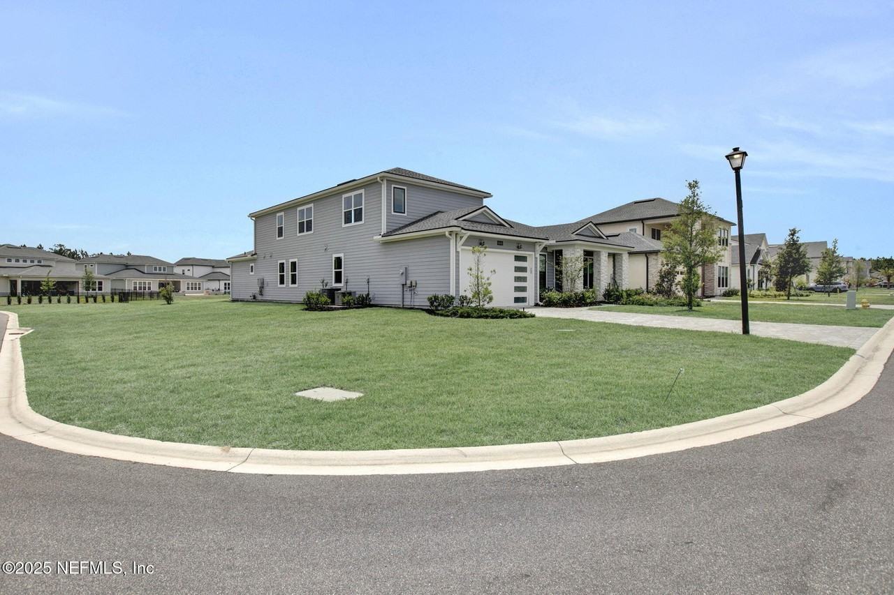 11476 Madelynn Dr - Photo 3 of 36