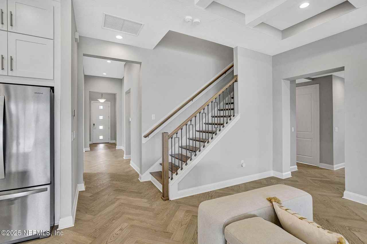 11476 Madelynn Dr - Photo 6 of 36