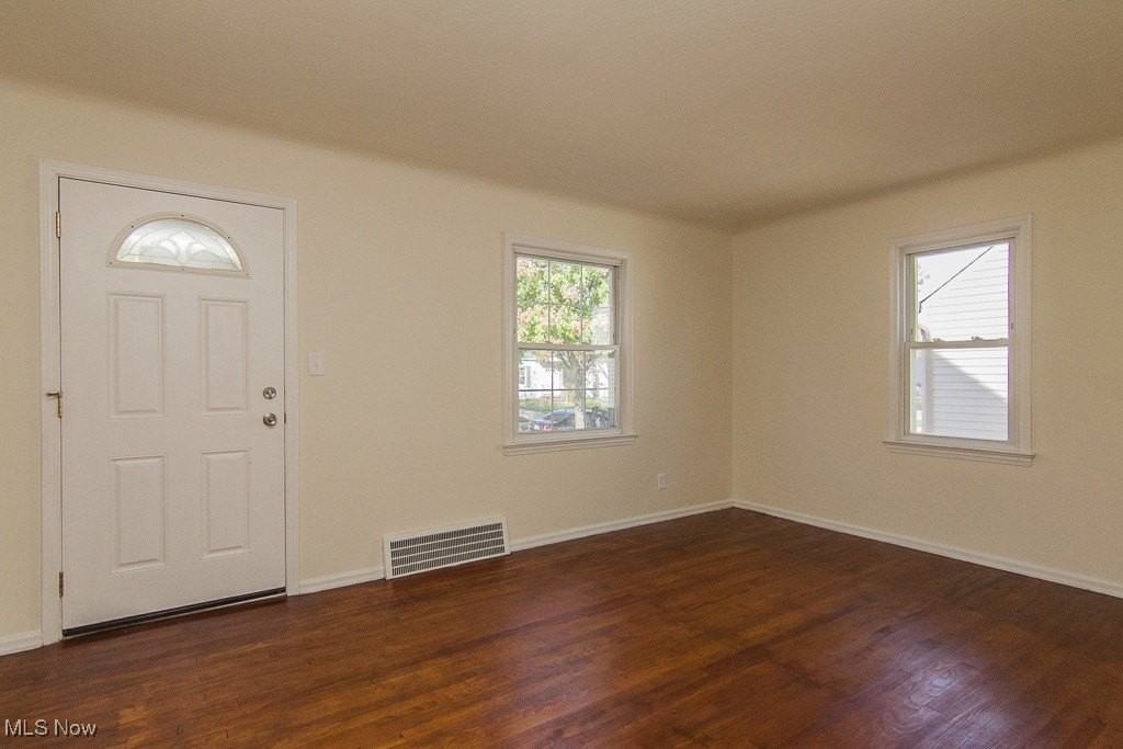 15312 Benhoff Dr - Photo 3 of 18