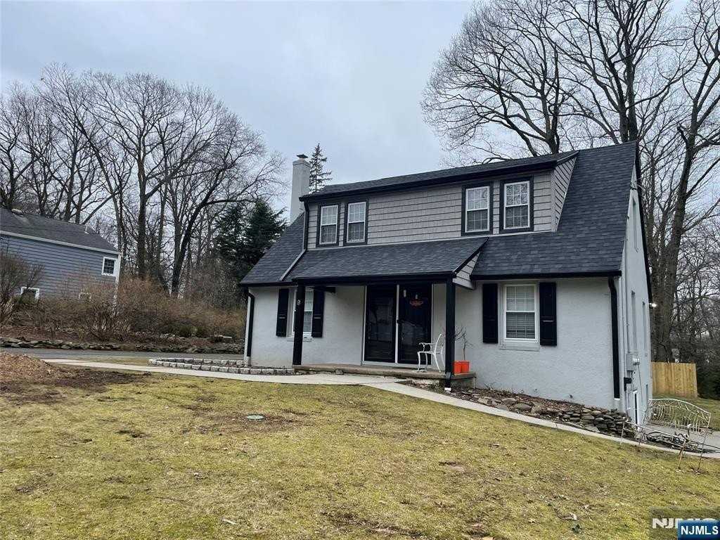 9B Cottage Ln - Photo 2 of 13