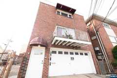 412 Walker St - Photo 1 of 1