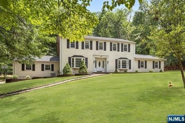 68 Briarwood Ave - Photo 2 of 33