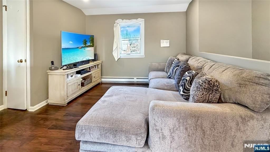 154 Charlton Ave - Photo 2 of 15