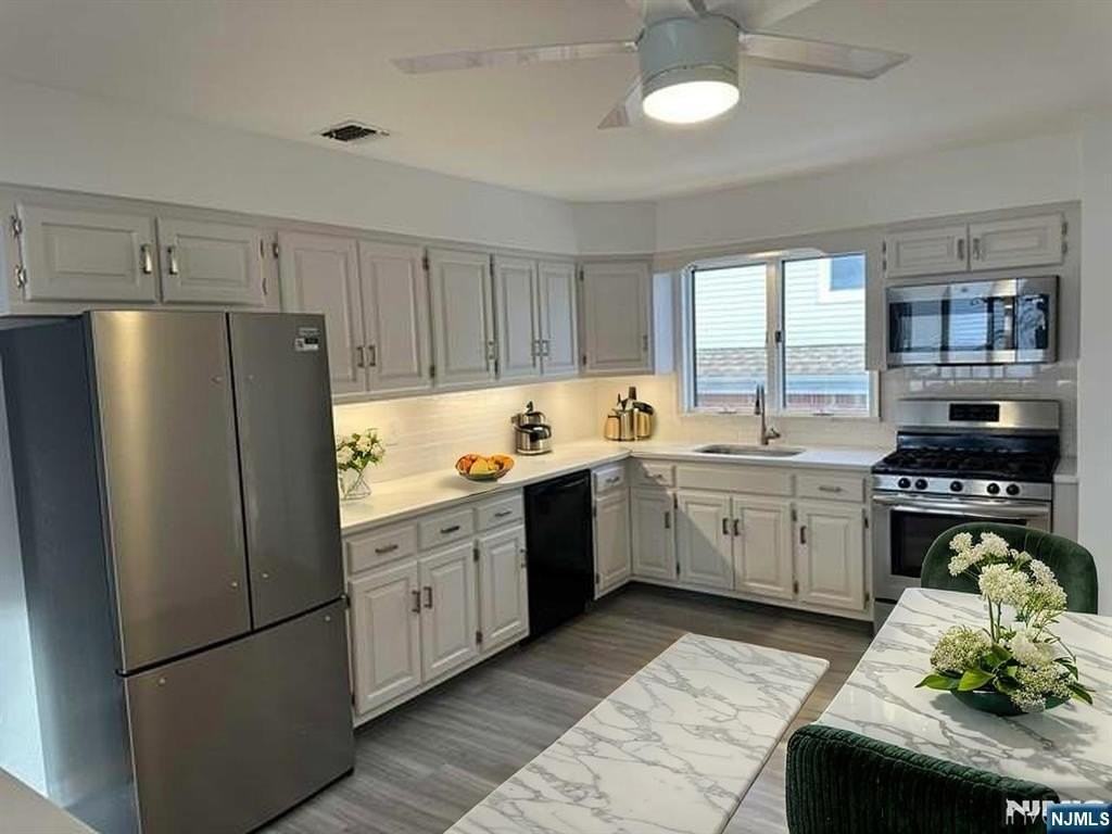 41 Kipp Ave - Photo 4 of 44