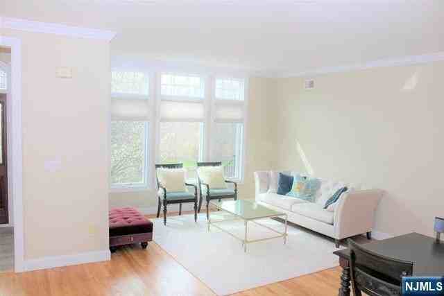 26 Candlewood Dr - Photo 3 of 18