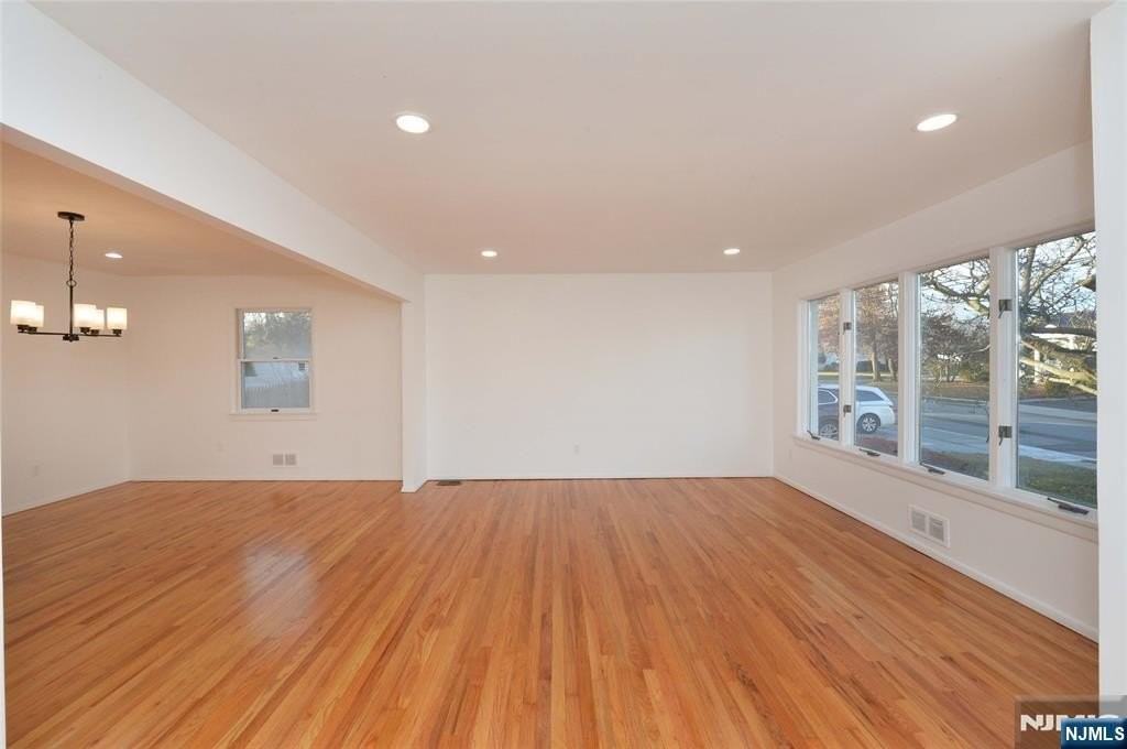 38-42 Northern Dr - Photo 5 of 29