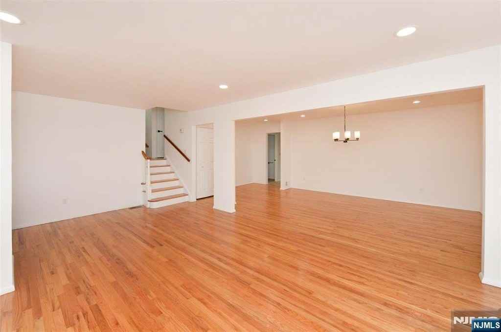 38-42 Northern Dr - Photo 6 of 29