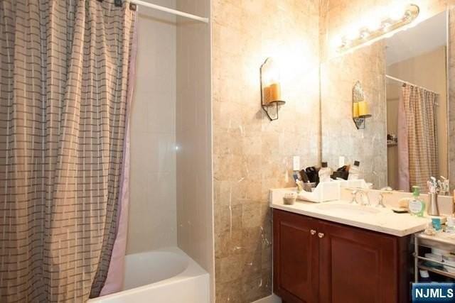 1210 Windsor Park Ct - Photo 7 of 25