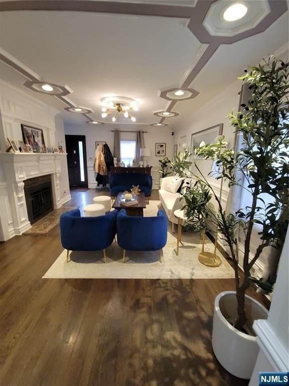 576 Ridgeland Terrace - Photo 4 of 9