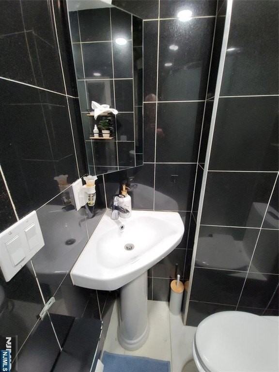 576 Ridgeland Terrace - Photo 6 of 9