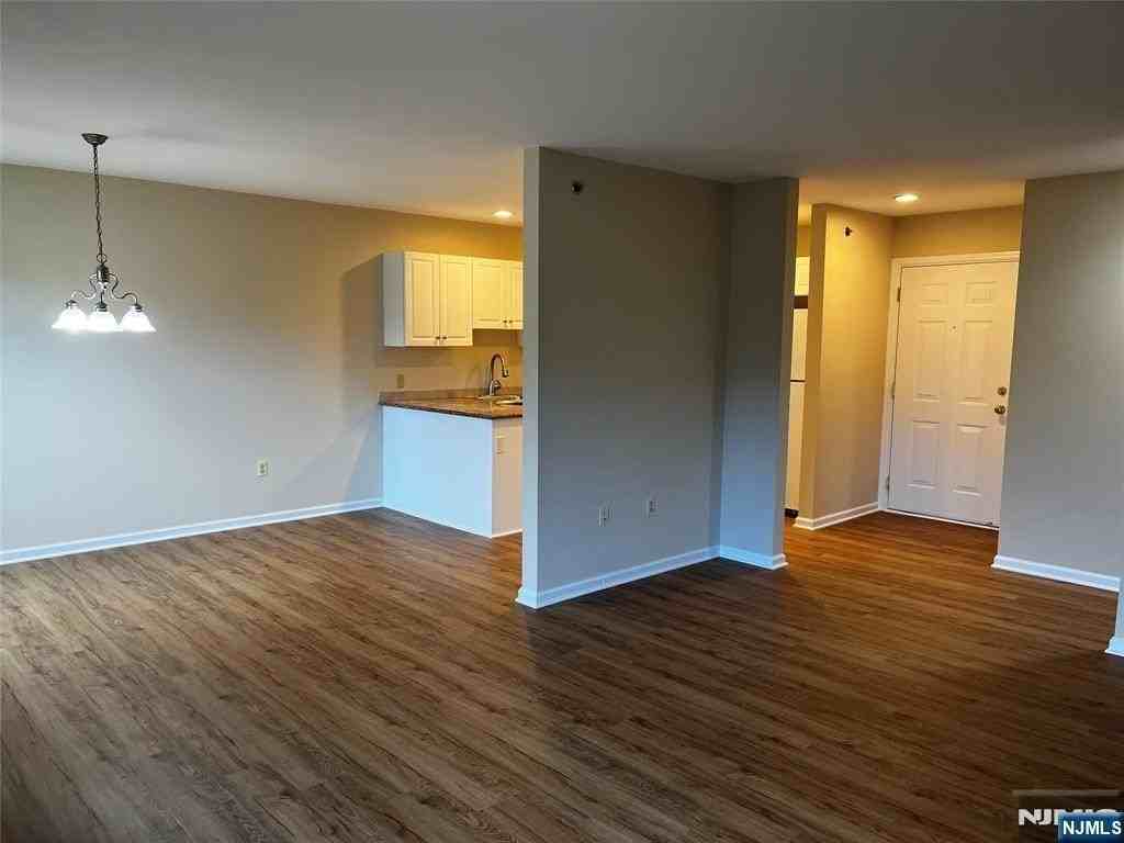 36 Wanamaker Avenue - Photo 5 of 10