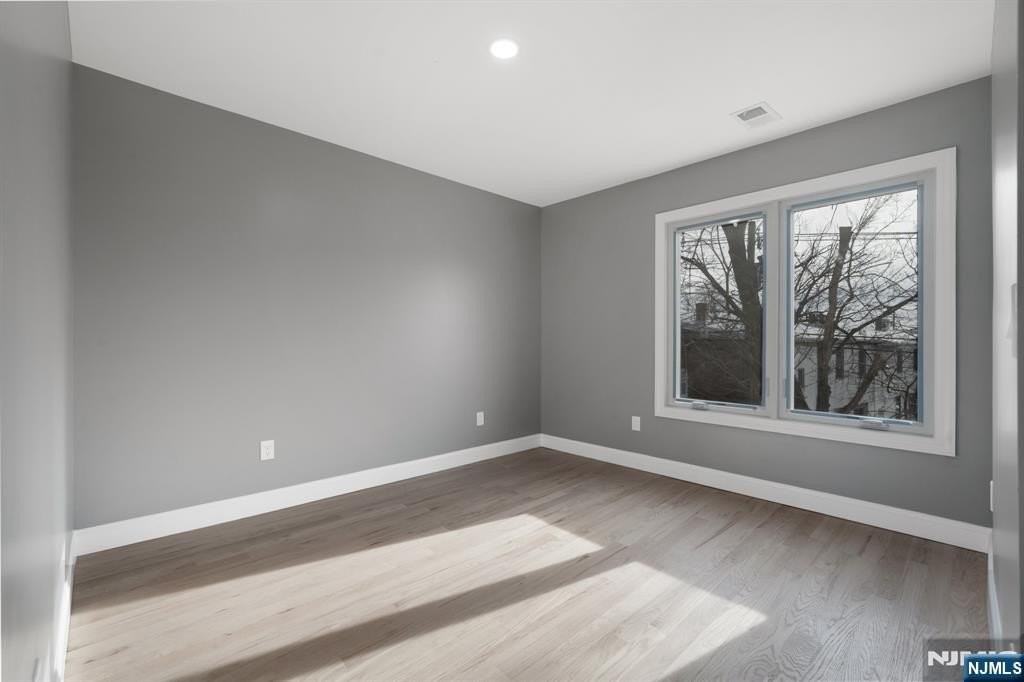 149 Florence Avenue - Photo 4 of 16